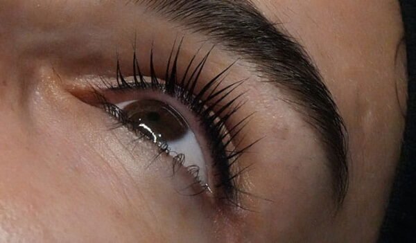 Lash Lift at Home: Everything You Need to Know About Home Lash Lift Kits, Care & Professional Results